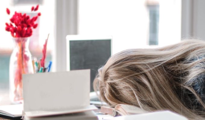 woman-asleep-at-computer