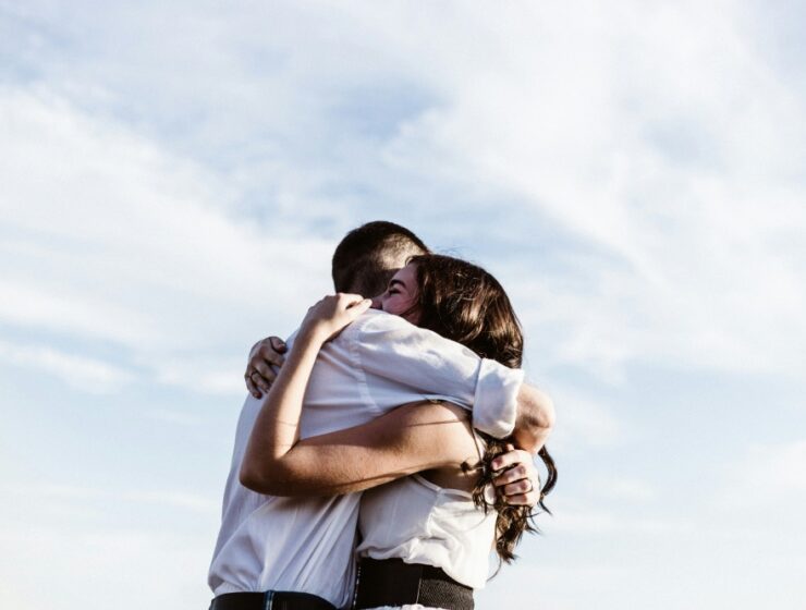 A couple hugging, demonstrating that relationships with mental health need support.
